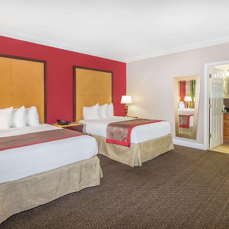 Ramada By Wyndham Miami Springs/Miami International Airport Ξενοδοχείο Εξωτερικό φωτογραφία