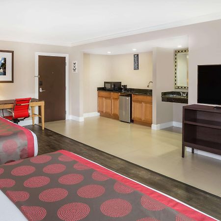 Ramada By Wyndham Miami Springs/Miami International Airport Ξενοδοχείο Εξωτερικό φωτογραφία