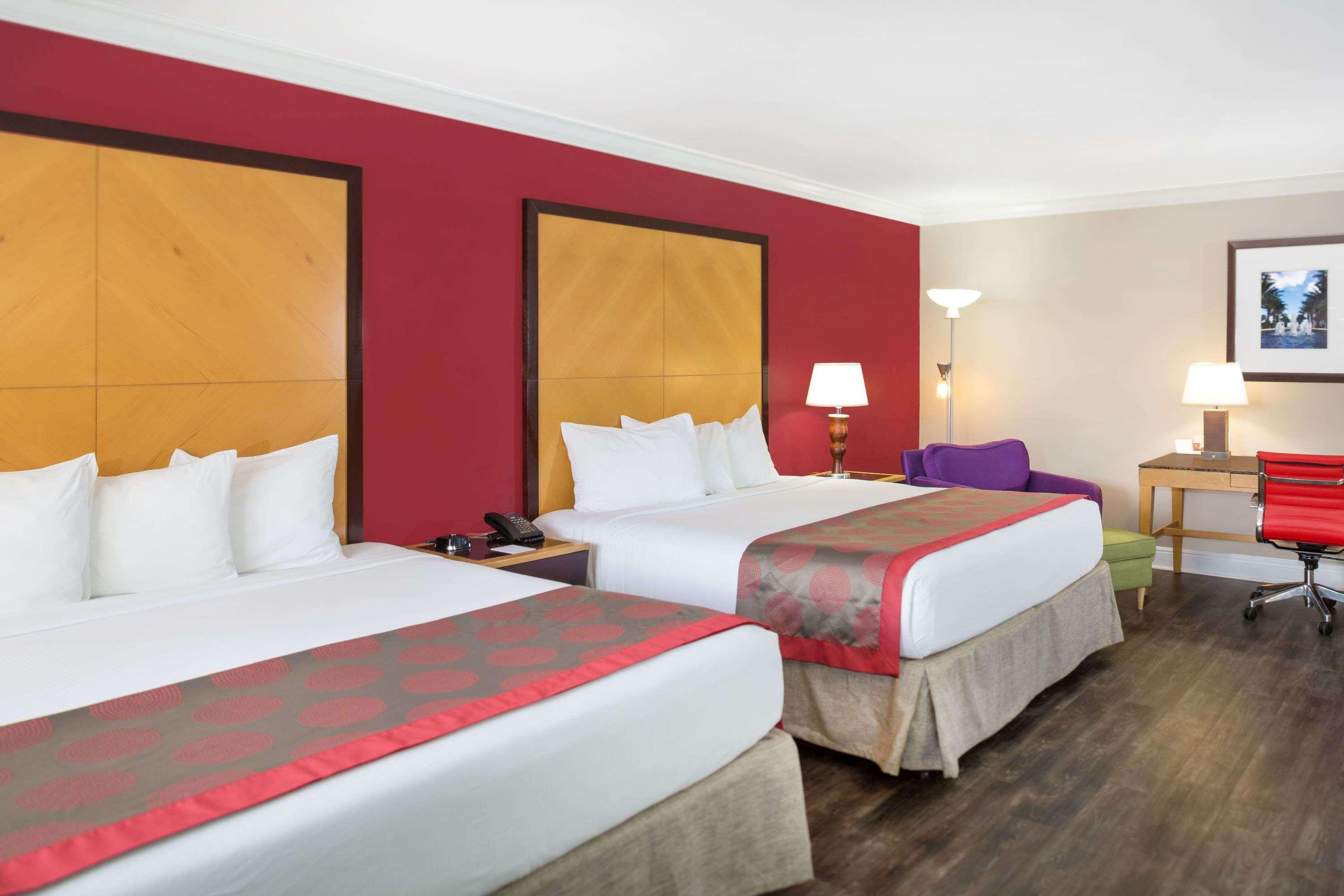 Ramada By Wyndham Miami Springs/Miami International Airport Ξενοδοχείο Εξωτερικό φωτογραφία
