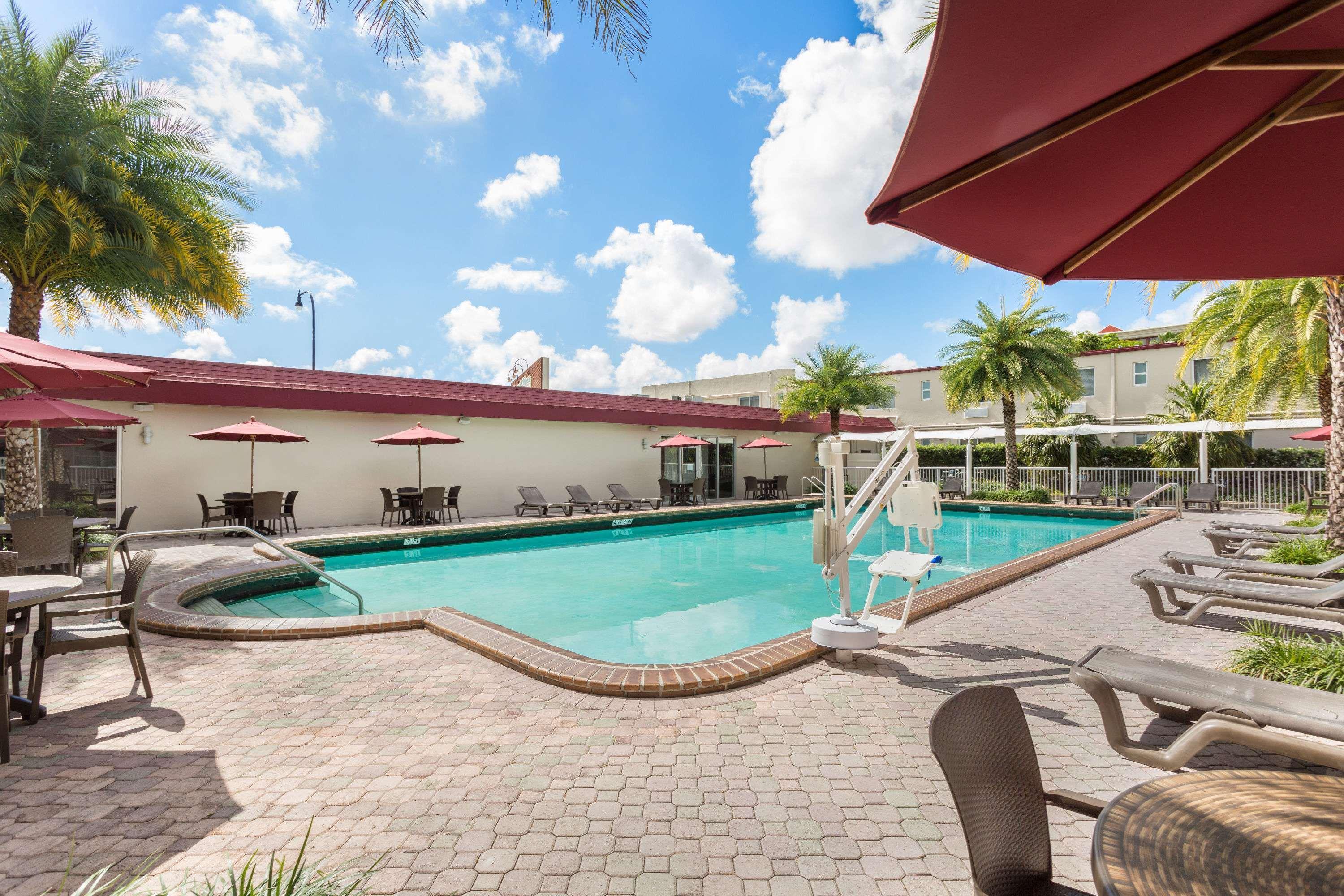 Ramada By Wyndham Miami Springs/Miami International Airport Ξενοδοχείο Εξωτερικό φωτογραφία