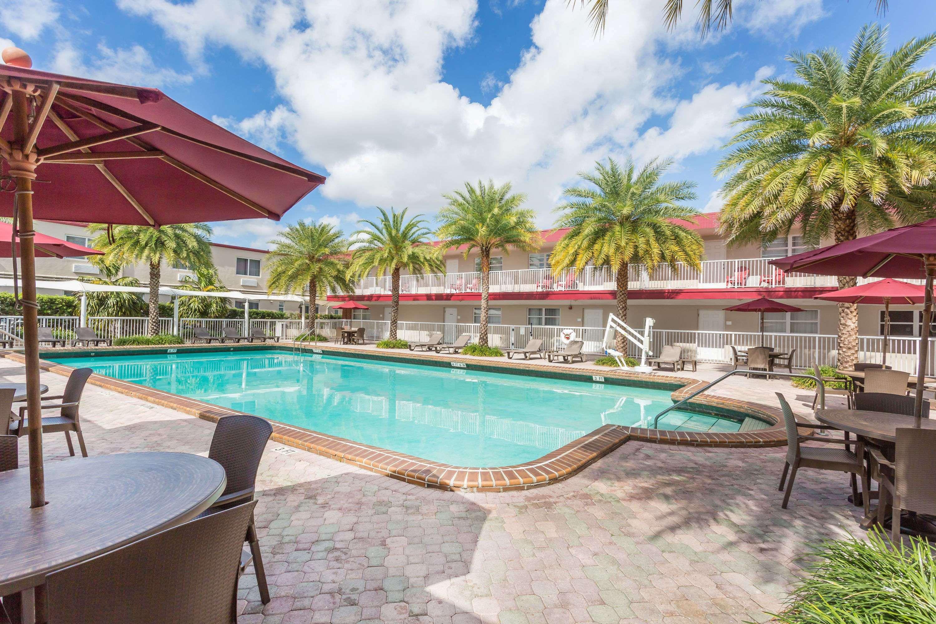 Ramada By Wyndham Miami Springs/Miami International Airport Ξενοδοχείο Εξωτερικό φωτογραφία
