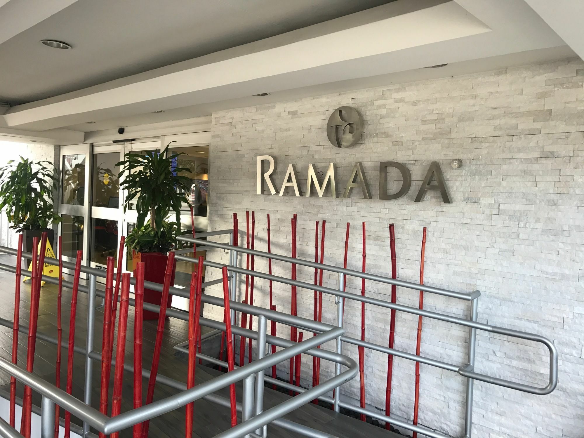 Ramada By Wyndham Miami Springs/Miami International Airport Ξενοδοχείο Εξωτερικό φωτογραφία